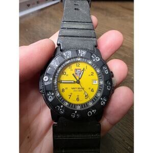 Luminox 3050/3950 Navy Seal Diver, Yellow Dial, Black Strap New Battery Swiss